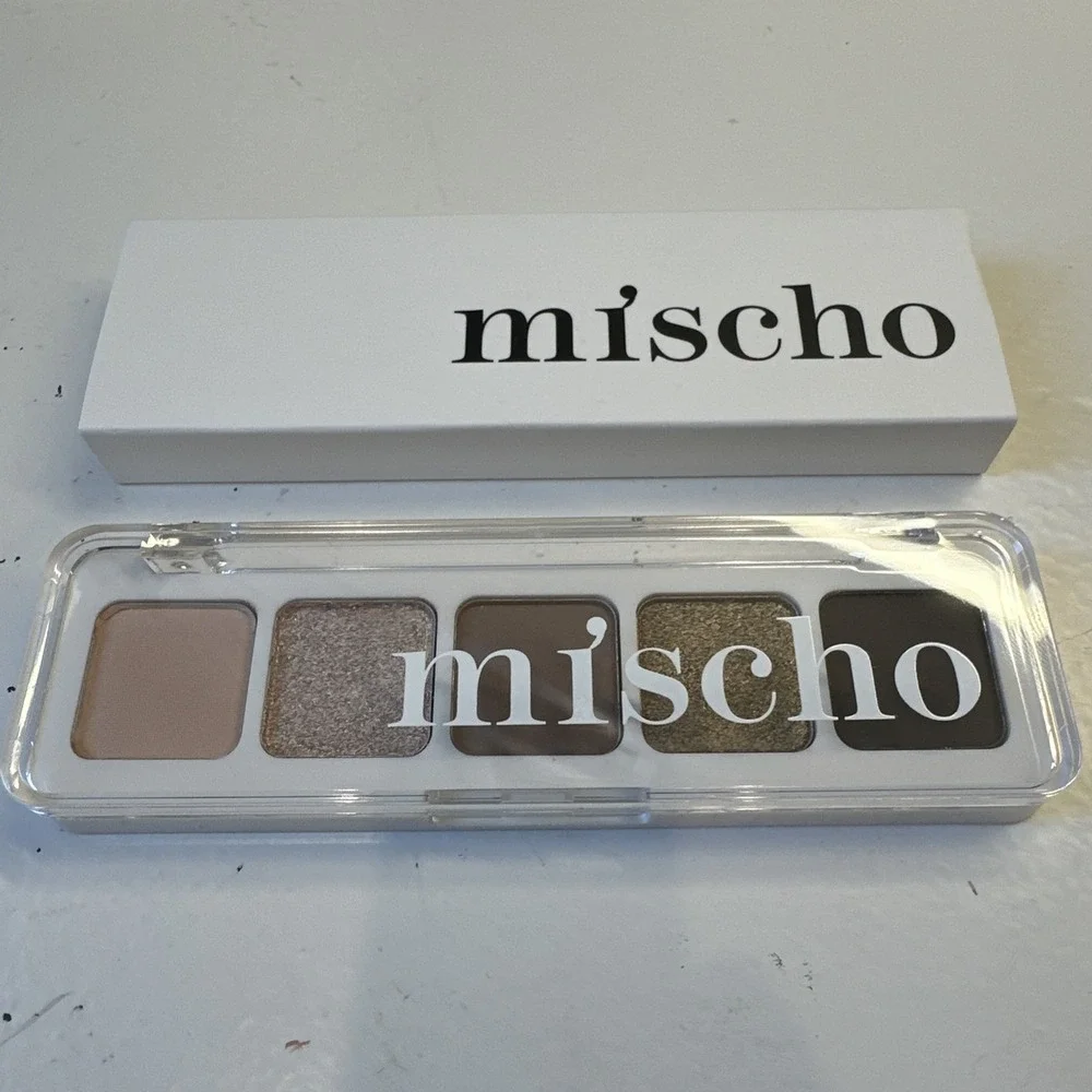 Mischo Beauty Mini Eyeshadow Palette 01 - New In box